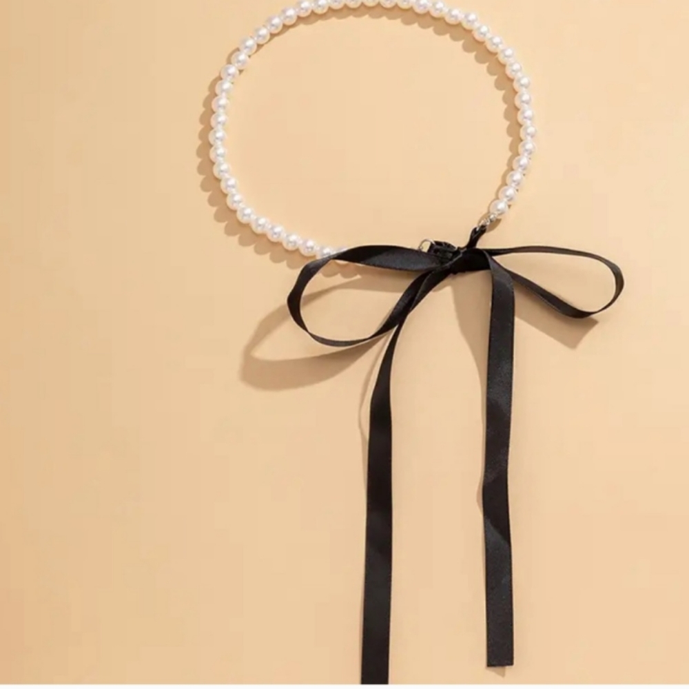 Faux Pearl Chain w/Large Bowknot Ribbon - Picture 2 of 4